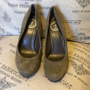Jessica Simpson's grey suede heels size 7.5
